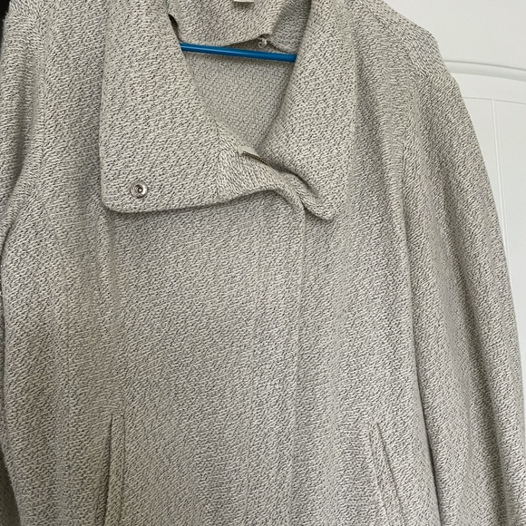 LOFT soft cream blazer - Picture 2 of 4